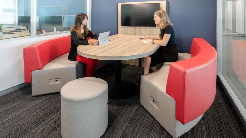 Collaborative Touchdown Table Penisula