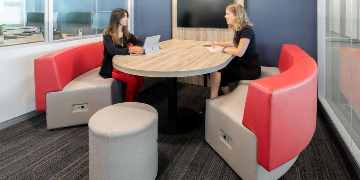 Collaborative Touchdown Table Penisula